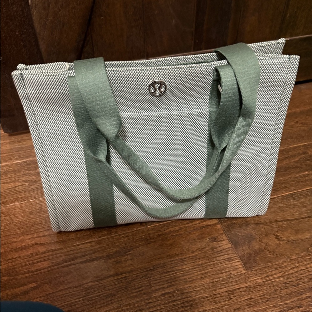 Lululemon green large Tote Bag